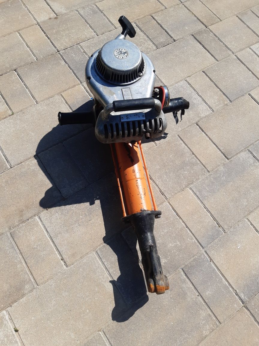 Picamer cu motor termic WackerNeuson