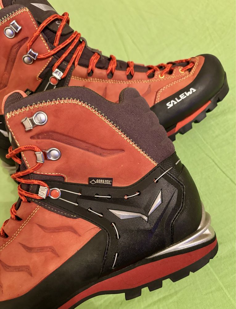 HAIX военни кубинки номер 45 и SALEWA ном 44 2/3, туристически обувки
