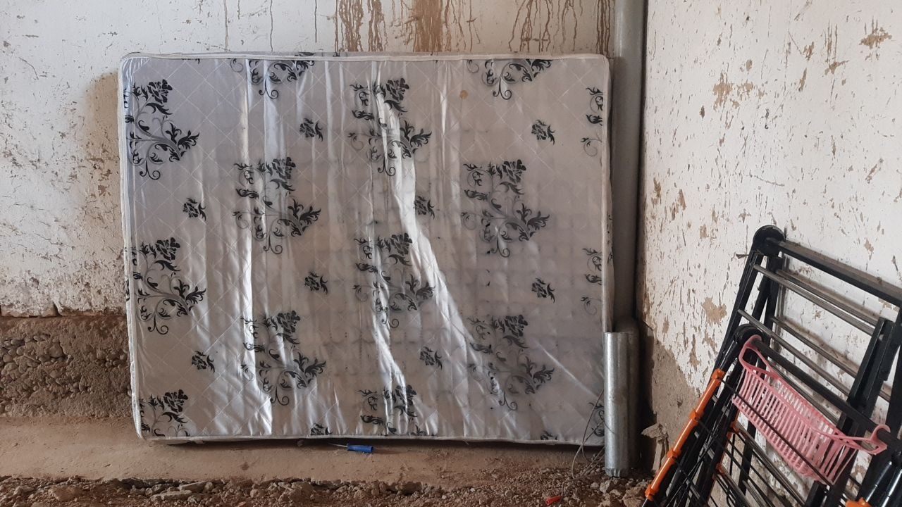 Matras tekin ,2 ta tumba va komont sotiladi