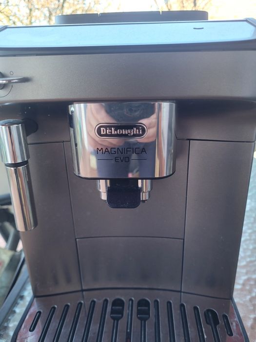 Vind expresor cafea delonghi magnifica evo