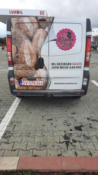 Vand sau schimb opel vivaro