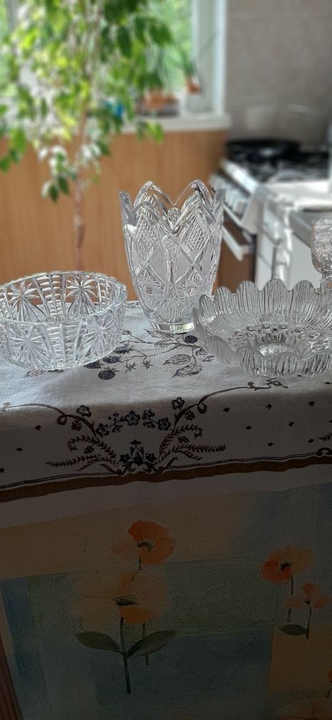 Вазы и салатницы. . Хрустальные.