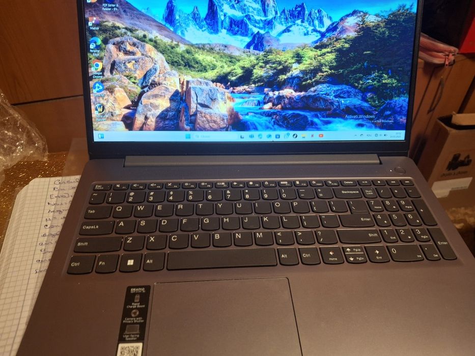 Vând laptop lenovo