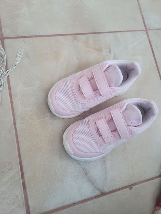 Adidasi marca adidas