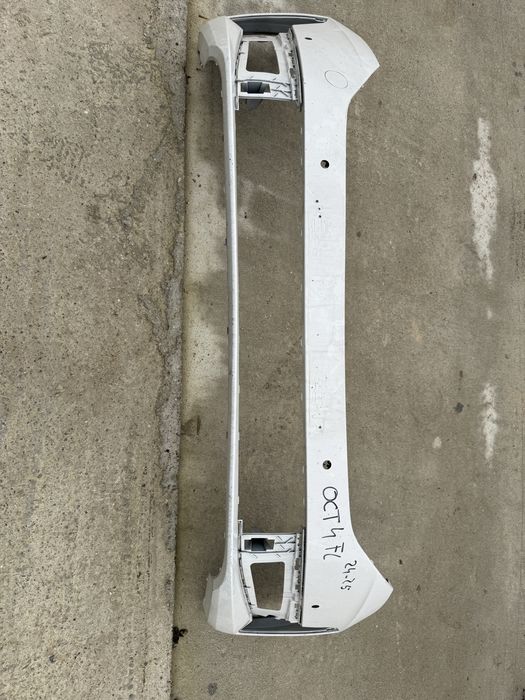 Bara fata Skoda Octavia 4 Facelift 2024/2025