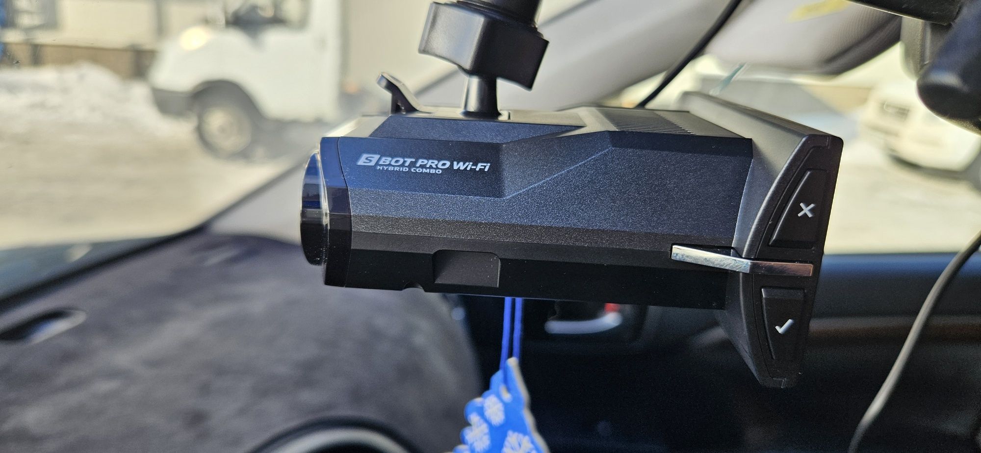 Видеорегистратор SilverStone F1 HYBRID S-BOT PRO WiFi