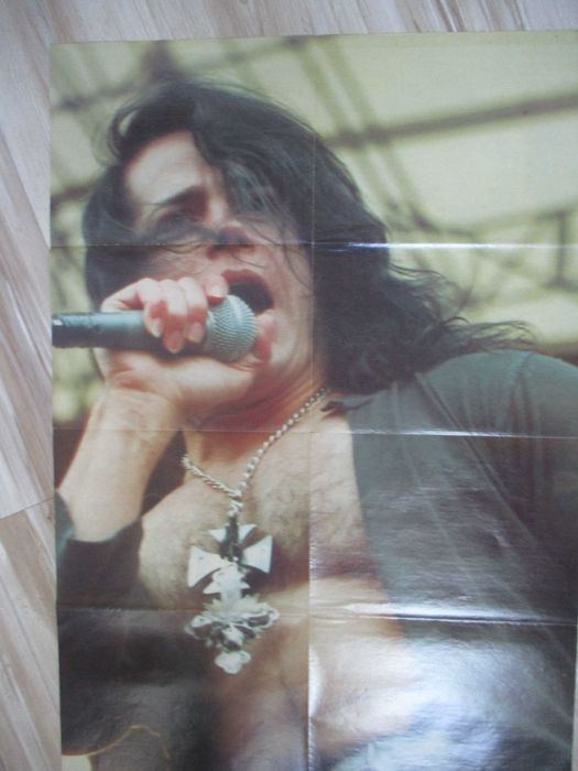 Гланцирани метъл плакати и страници от английски/американски списания