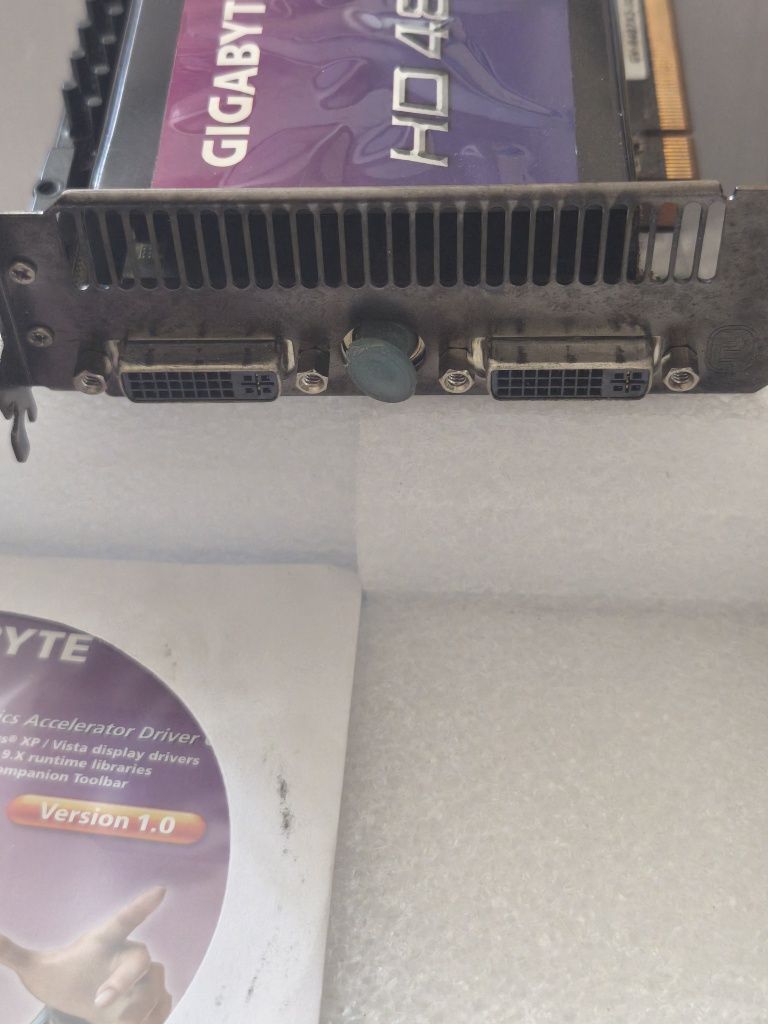Видео карта GIGABYTE