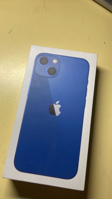 Продам Iphone 13