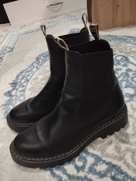 Продам осенние ботинки кожаные