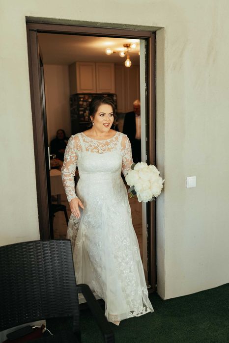 Vand rochie mireasa model unicat