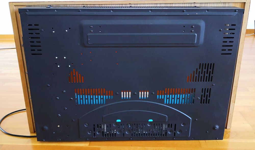 Semineu electric de perete, 2 trepte de putere, efect flacara
