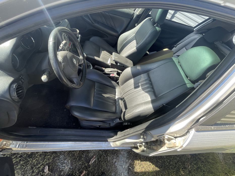 Vând alfa romeo 147 facelift 1.6 twinspark