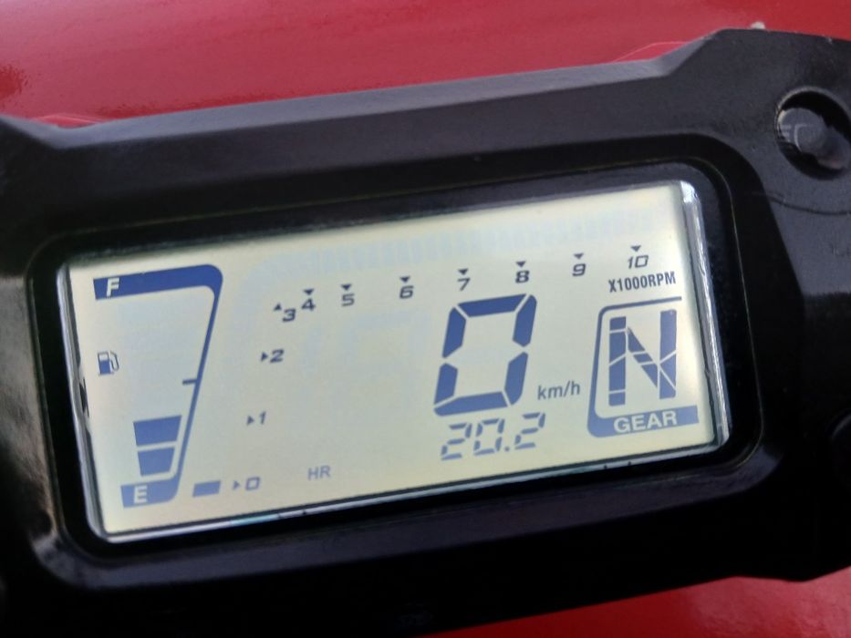 Vand sau schimb cu autoturizm Linhai M210 .