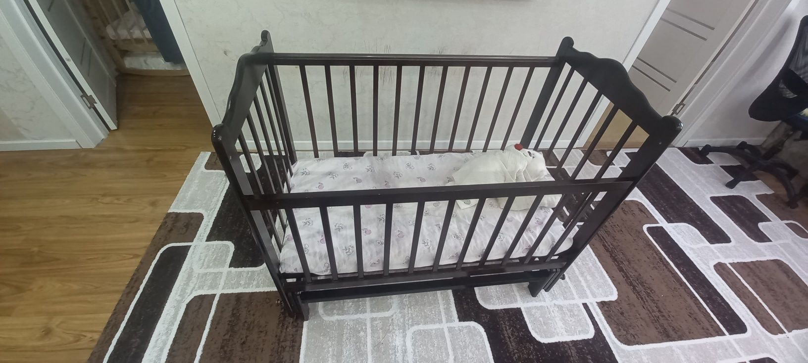 Продам детскую кроватку