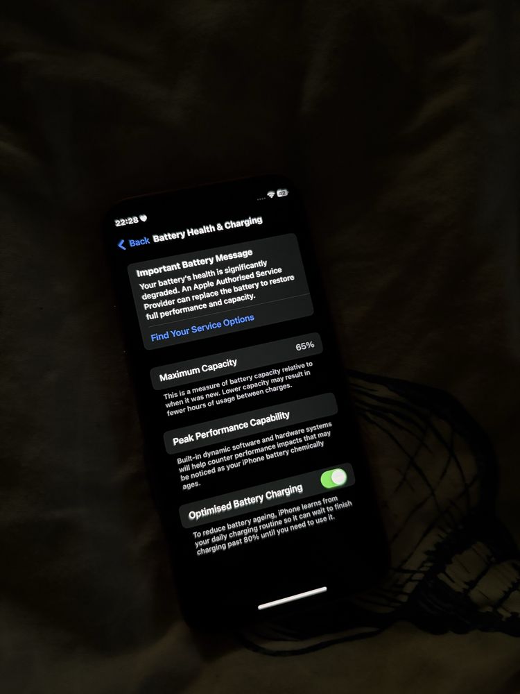 Iphone 12 mini червен