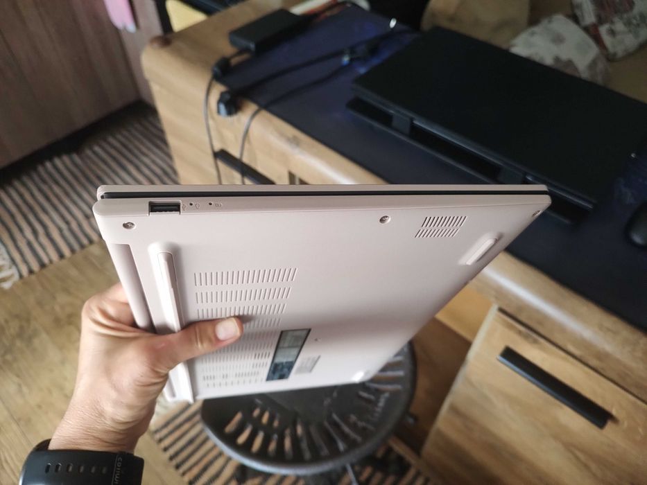 Лаптоп ASUS Vivobook 15 inch