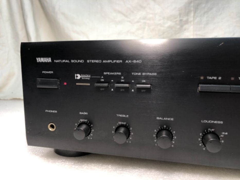 Yamaha AX-640 стерео усилвател