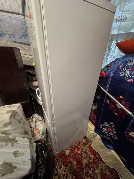 Холодильник б/у в рабочем состоянии Indesit