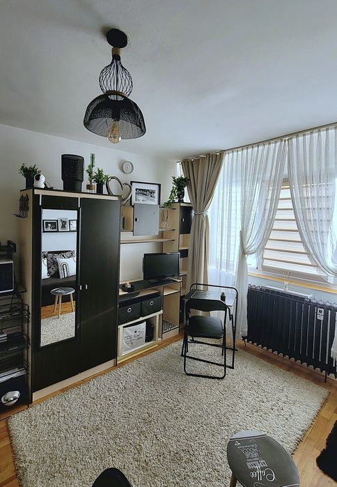 Proprietar,vând garsoniera,zona Buziasului.