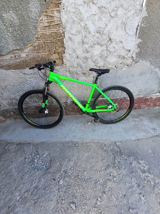 Bicicleta riddick de vanzare urgent ca defecte mici zgârieturi