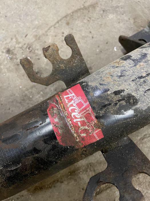 Преден ляв амортисьор VW Transporter T5