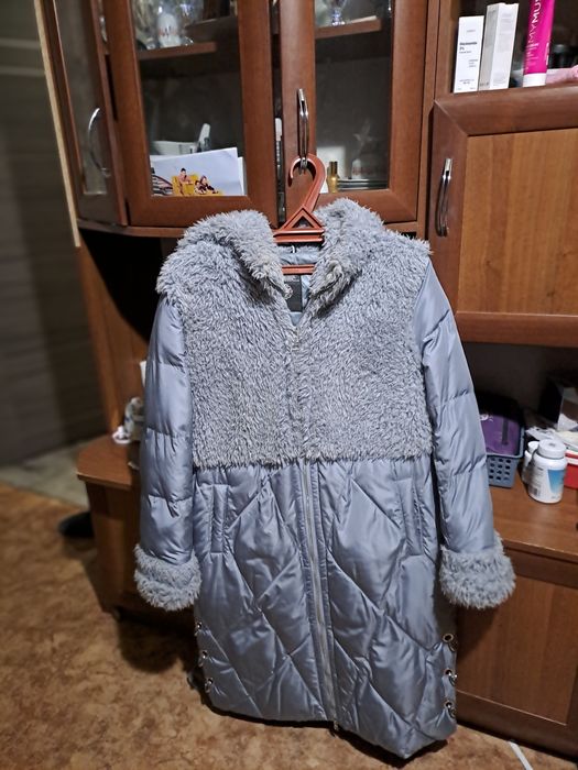 Продаю зимний пуховик женский