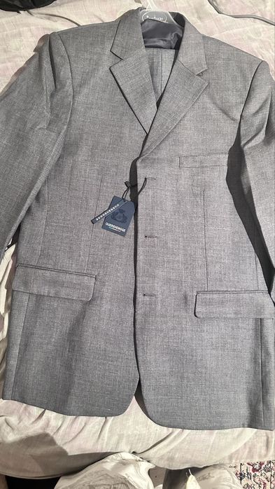 Продам мужской костюм