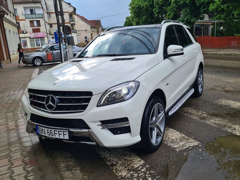 Mercedes ML350 an fabricatie 2012 motor 3.0Diesel 258CP Pachet AMG