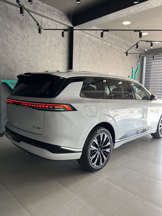 Dongfeng 008.