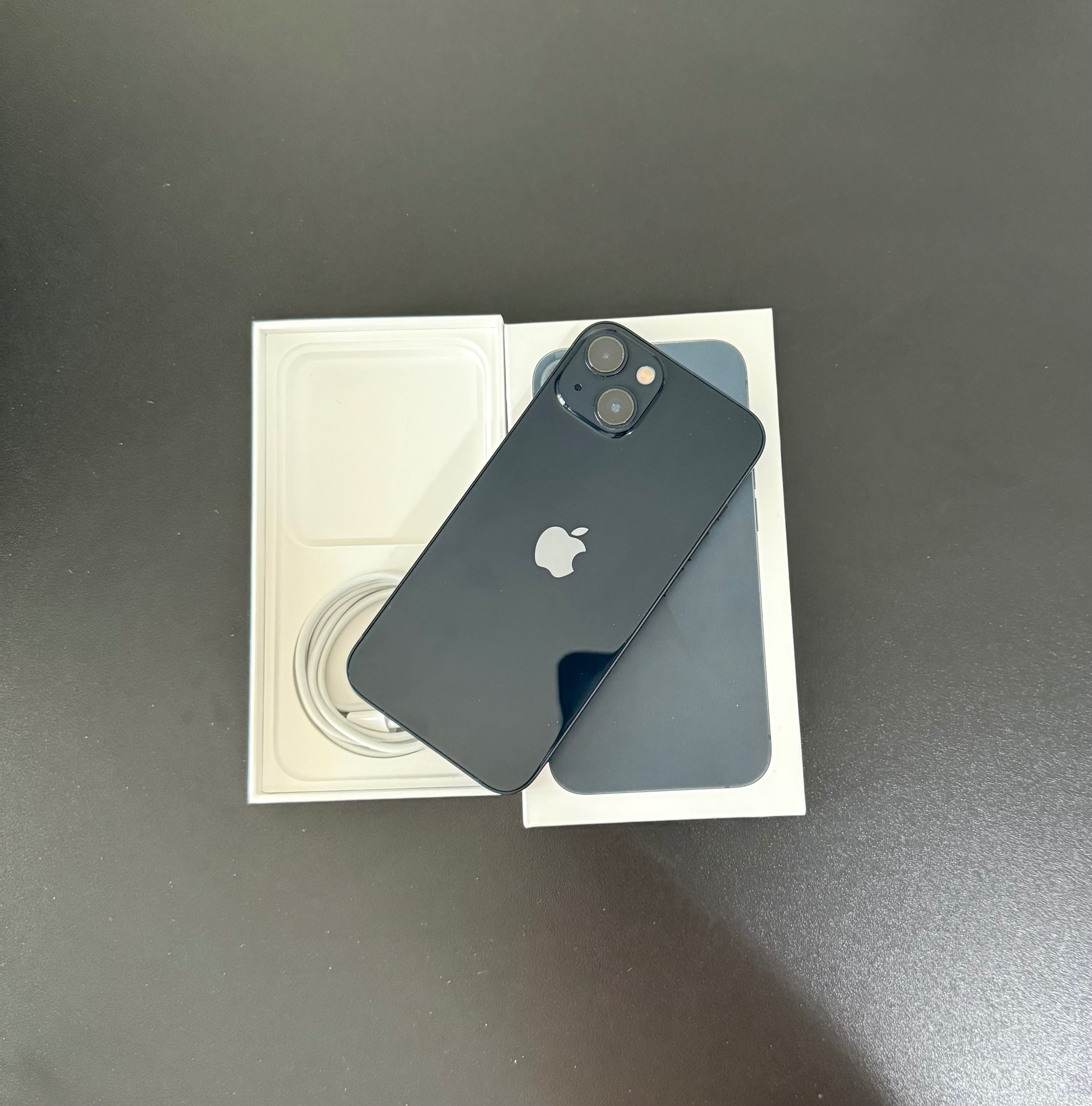 iPhone 13, 128GB, Baterie 99%, cu cablu USB