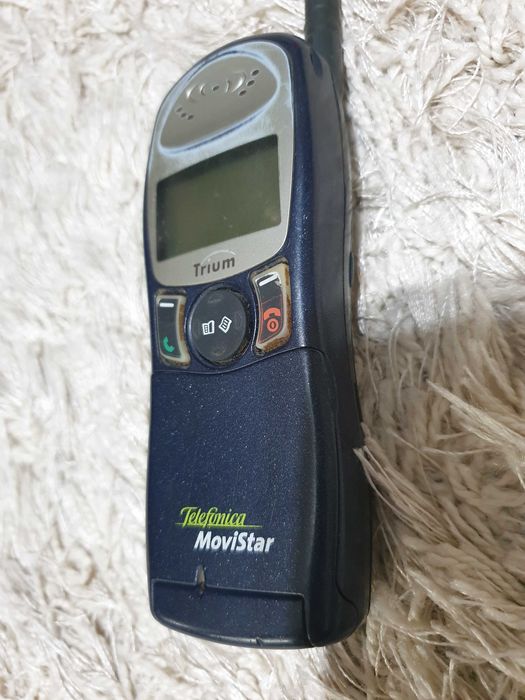 Telefon Mitsubishi Trium