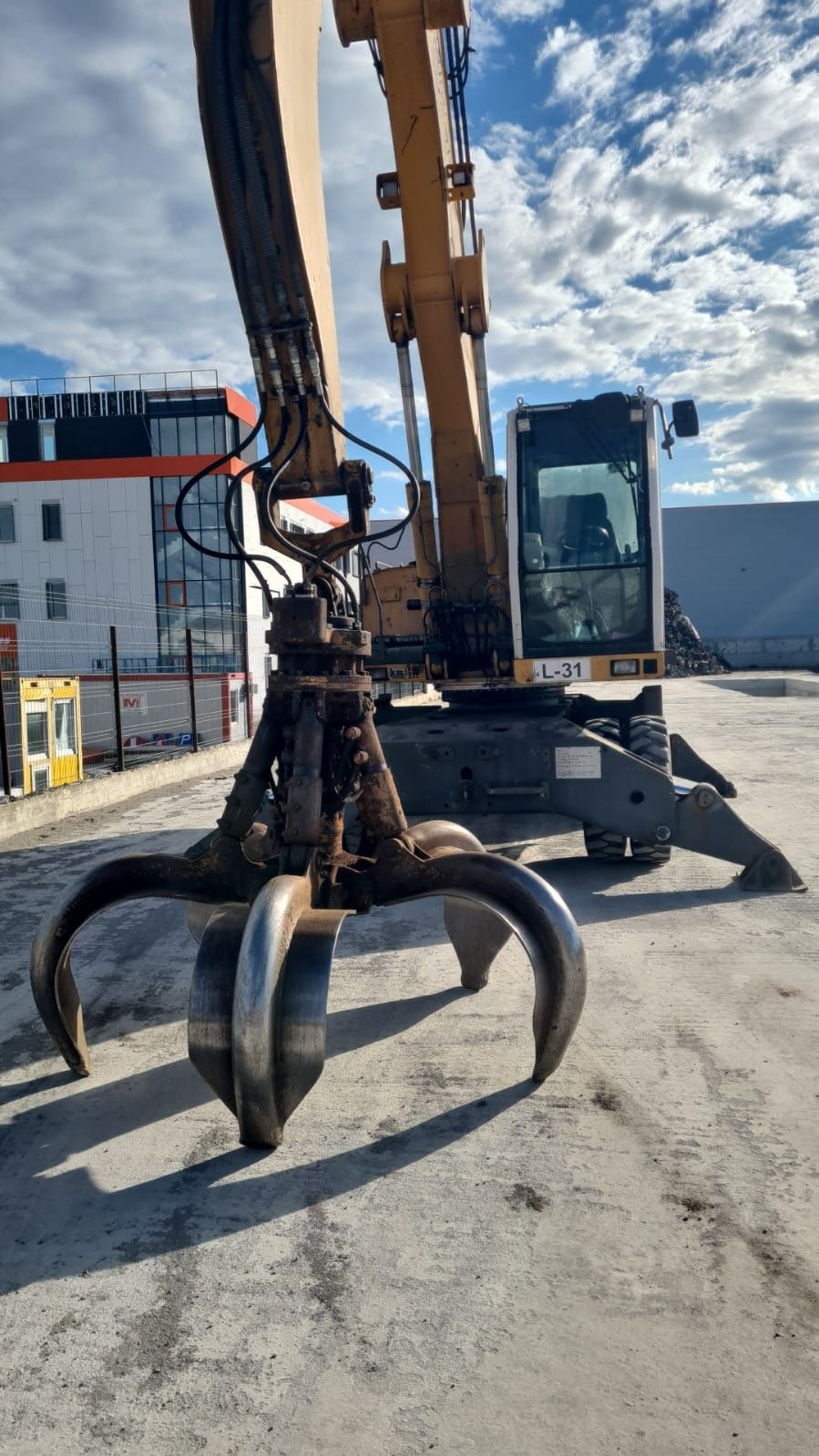 Liebherr 924 cu gheara