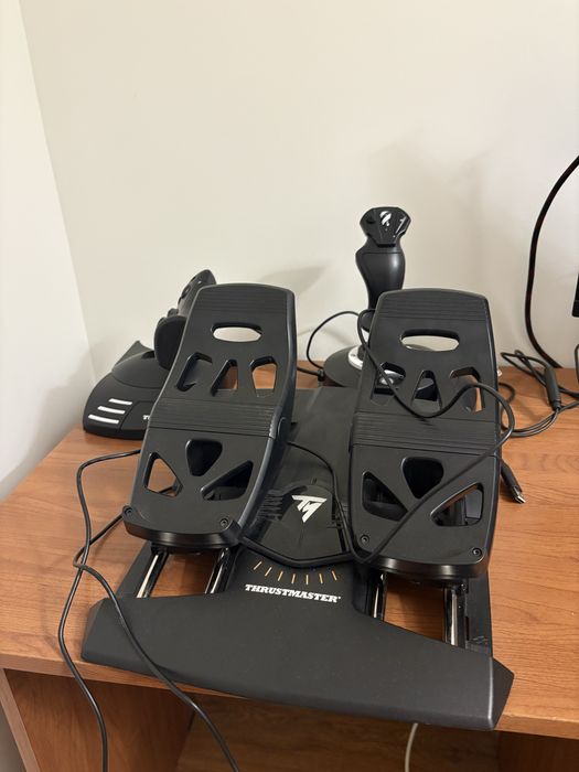 Набор пилота thrustmaster