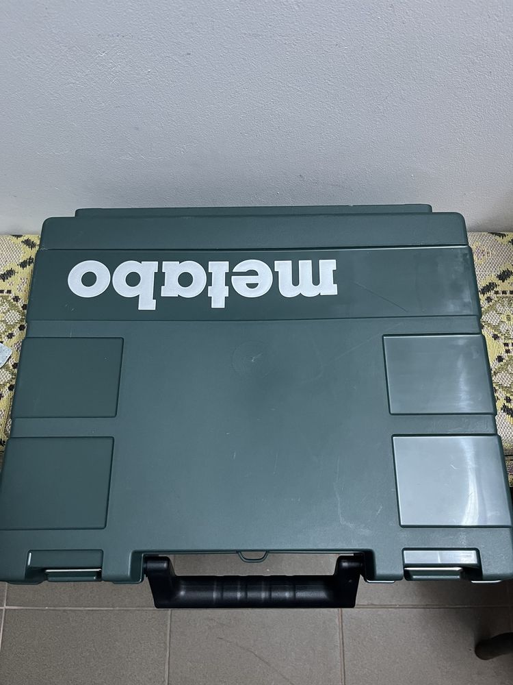 Autofiletanta metabo Noua cu 2 acumulatori 12 v si incarcator