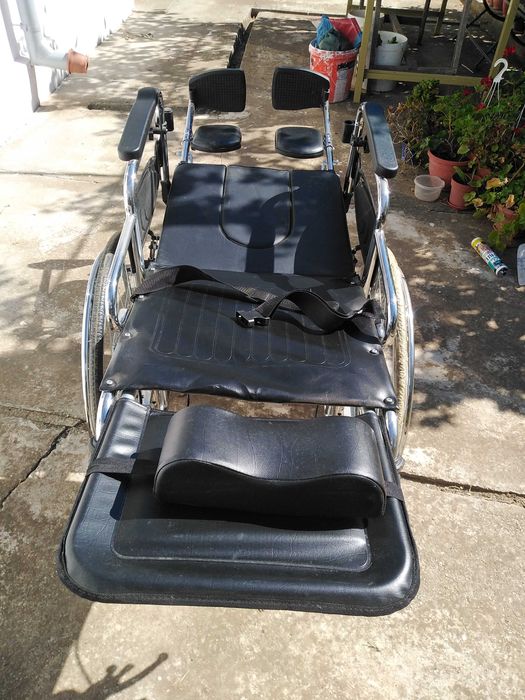 carucior-pat, pliabil  cu vas WC-pentru bolnavi