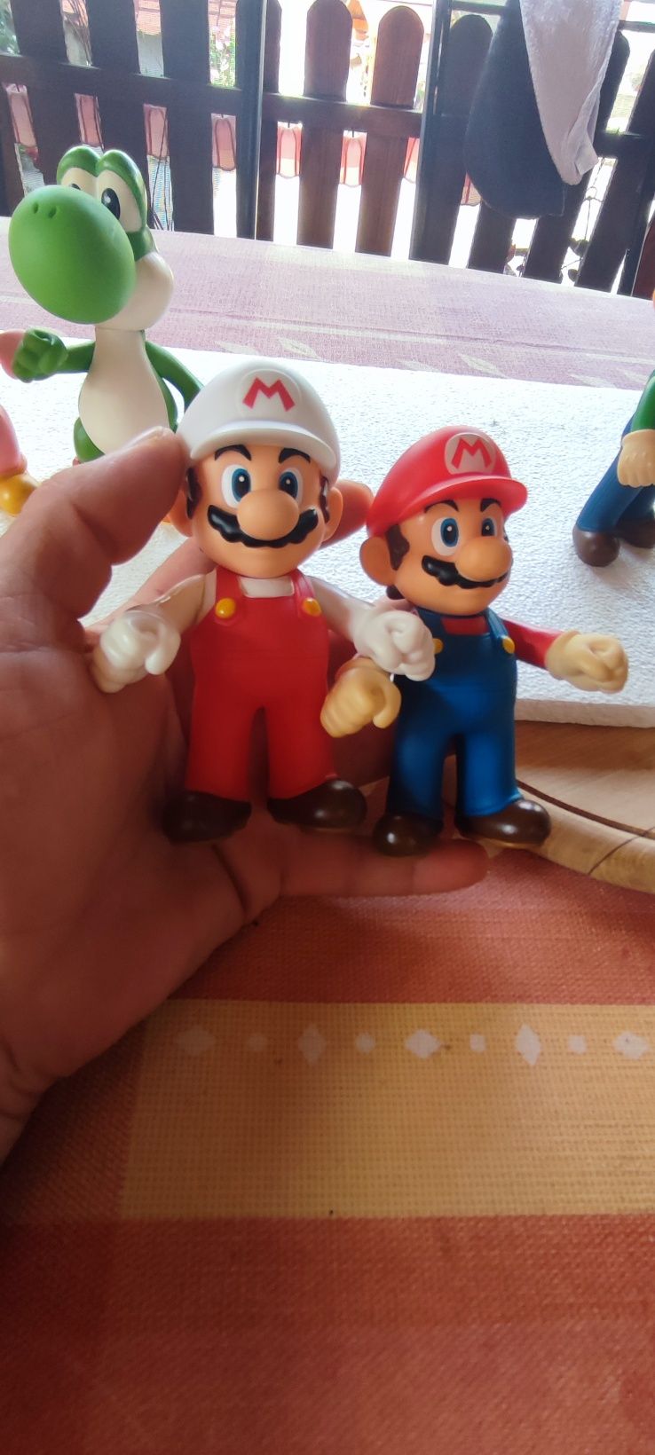 Figurine mari Mario,Luigi,Ioshi.