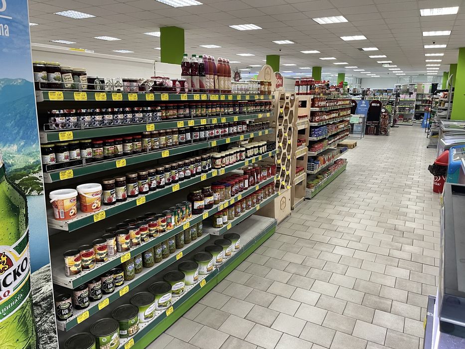 Крайстенни и островни стелажи