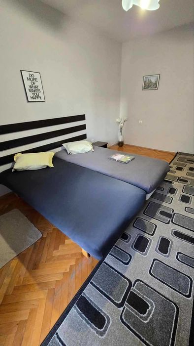 Дава се под наем Тристаен апартамент в Бургас, Братя Миладинови - 80 кв.м за 428.4 € - Снимка #2