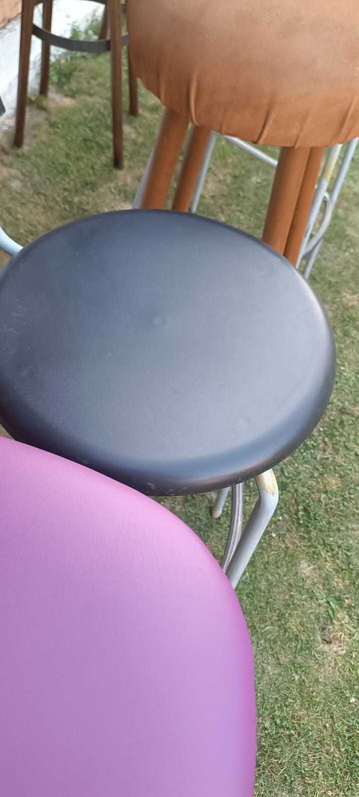 vand scaune  pentru  bar in stare buna