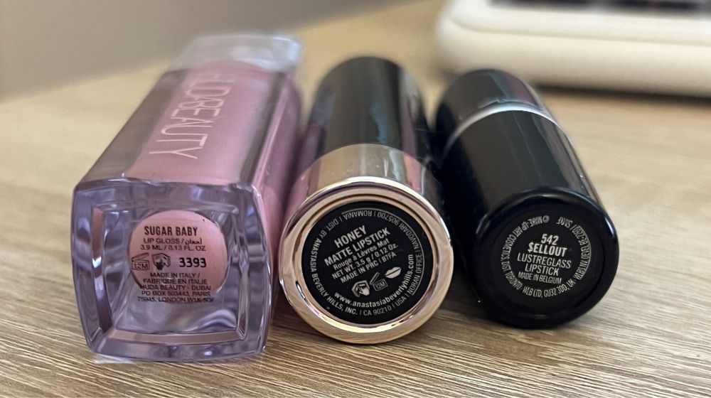 Козметика Make Up by Mario, Fenty, Laneige, Huda Beauty, Morrocan Oil