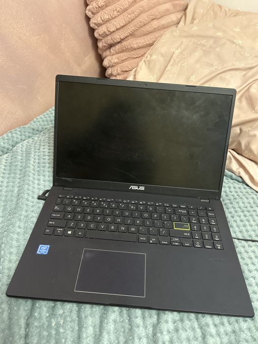 Laptop ASUS E510MA-BR610/ 15’6”-SSD 256 GB, 4 GB RAM