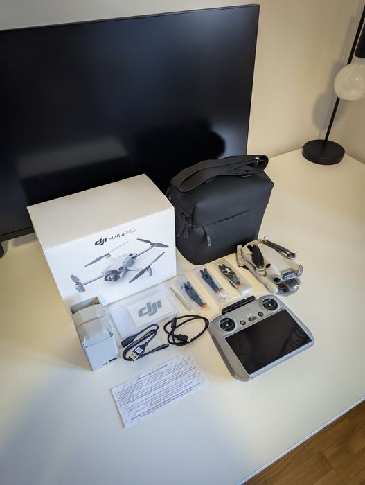 Дрон DJI Mini 4 Pro, Fly More Combo Plus