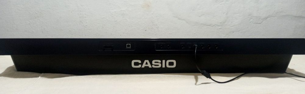 Casio ctk 7000 sotiladi.
