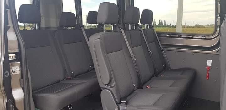 Închiriez microbuz doar cu șofer