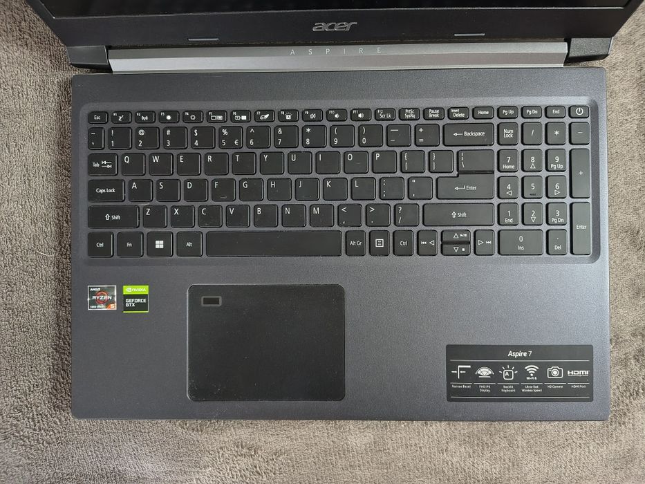 Acer Aspire 7 2023 + cablu HDMI 10m