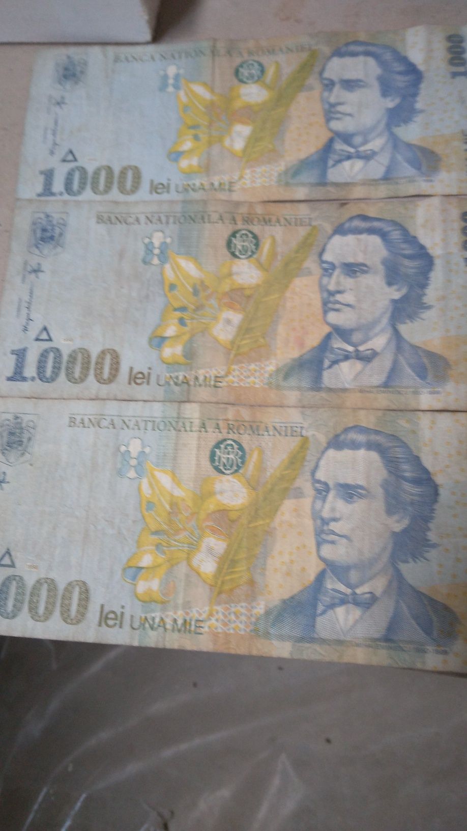 Bancnote de 1000  si 2000 lei