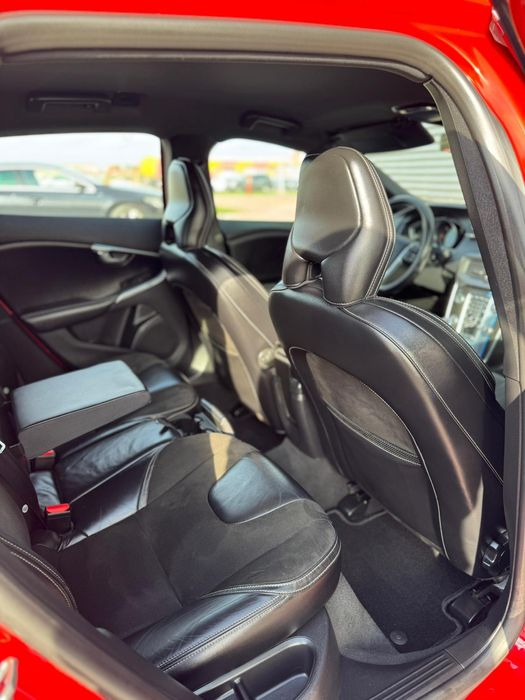 Volvo V40 D2 1.6D R Design