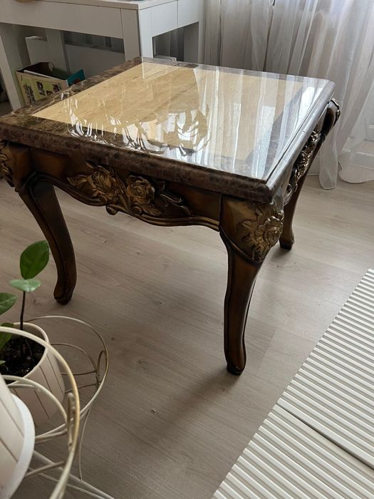 Стол журнальный! Натуральный мрамор!