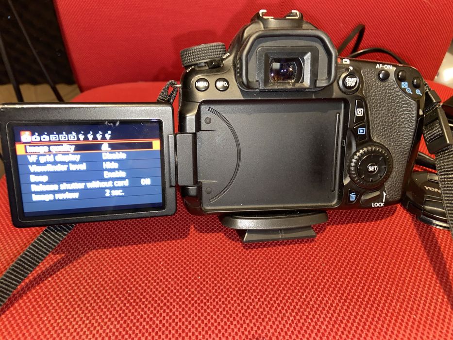 Canon Eos 70D cu geanta si baterie noua de rezerva